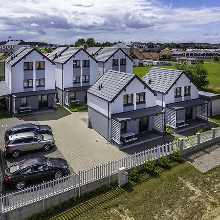 Frajda Domki - Apartamenty 6-Osobowe - Salon I Dwie Sypialnie Oraz Studia 4-Osobowe - Pokoj Z Aneksem Kuchennym ريفال المظهر الخارجي الصورة