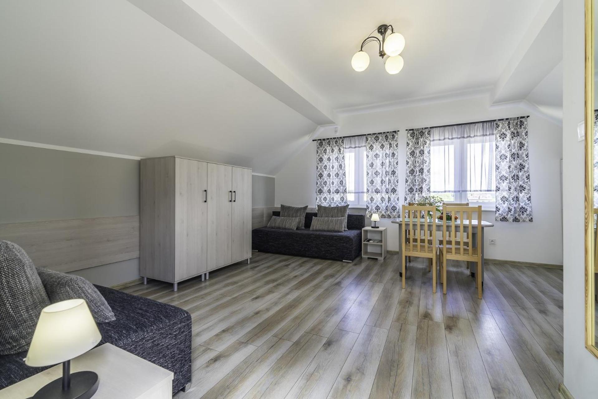 Frajda Domki - Apartamenty 6-Osobowe - Salon I Dwie Sypialnie Oraz Studia 4-Osobowe - Pokoj Z Aneksem Kuchennym ريفال المظهر الخارجي الصورة