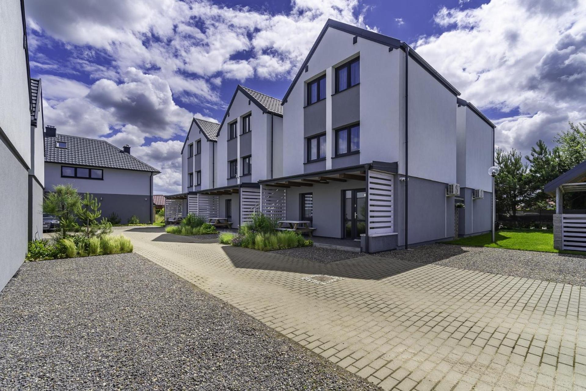 Frajda Domki - Apartamenty 6-Osobowe - Salon I Dwie Sypialnie Oraz Studia 4-Osobowe - Pokoj Z Aneksem Kuchennym ريفال المظهر الخارجي الصورة